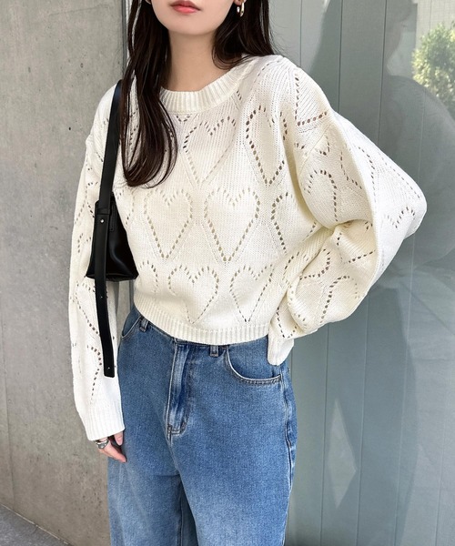 Freesia by andme(フリージアバイアンドミー)の「ショート丈ハートアイレットニットトップス(ニット/セーター・レディース・ブラック/レッド/グレー/オフホワイト・M)」の10枚目の写真