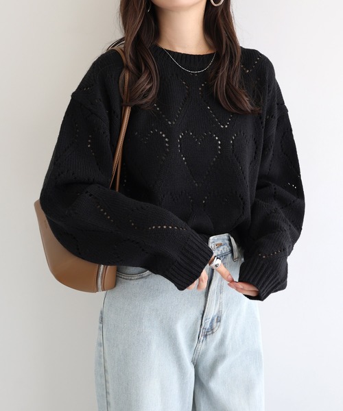 Freesia by andme(フリージアバイアンドミー)の「ショート丈ハートアイレットニットトップス(ニット/セーター・レディース・ブラック/レッド/グレー/オフホワイト・M)」の14枚目の写真