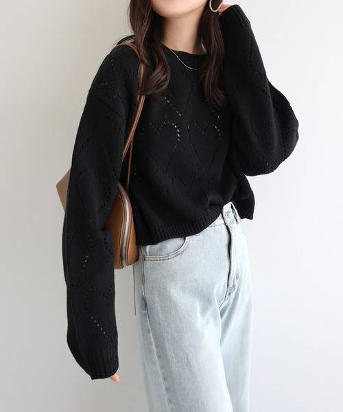 Freesia by andme(フリージアバイアンドミー)の「ショート丈ハートアイレットニットトップス(ニット/セーター・レディース・ブラック/レッド/グレー/オフホワイト・M)」の12枚目の写真