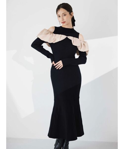 dazzlin(ダズリン)の「ドッキングバルーンネックニットワンピース(ワンピース・レディース・ブラック/ブルー/アイボリー・FREE)」の7枚目の写真