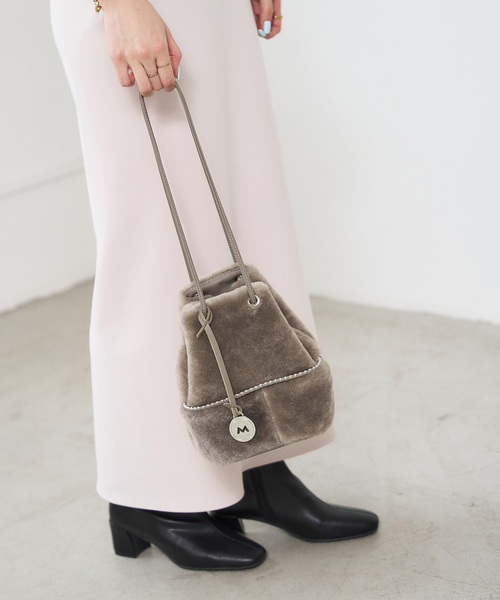 marco masi(マルコマージ)の「MARCO MASI/マルコマージ MOUTON BALL BAG(ハンドバッグ・レディース・ウッド/ベージュ系その他・FREE)」の6枚目の写真