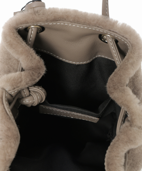 marco masi(マルコマージ)の「MARCO MASI/マルコマージ MOUTON BALL BAG(ハンドバッグ・レディース・ウッド/ベージュ系その他・FREE)」の16枚目の写真