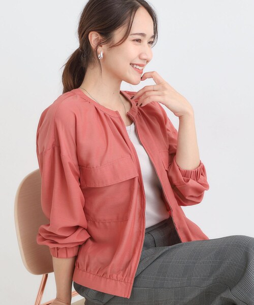 DRESKIP(ドレスキップ)の「【S-LL】寒暖差のある時期に 大人上品なシアーブルゾン(ブルゾン・レディース・チャコールグレー/ブラウン系/オレンジ・01/02/03/04)」の3枚目の写真