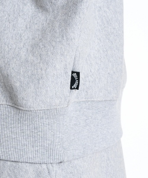 BILLABONG（ビラボン）の「【直営店限定】BILLABONG メンズ SCRIPT LOGO トレーナー 【2025年秋冬モデル】ビラボンセットアップ対応ロゴワンポイント刺繍プルオーバークルーネックスウェットトレーナー（スウェット・メンズ・グレー/ブラック系その他/レッド系その他・MEDIUM/LARGE/X-LARGE）」の8枚目の写真