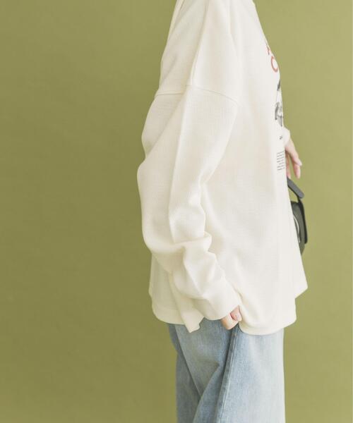 ITEMS URBANRESEARCH（アイテムズ アーバンリサーチ）の「ワッフルプリントロゴプルオーバー（Tシャツ/カットソー・レディース・アイボリー/チャコールグレー/モカ・FREE）」の6枚目の写真