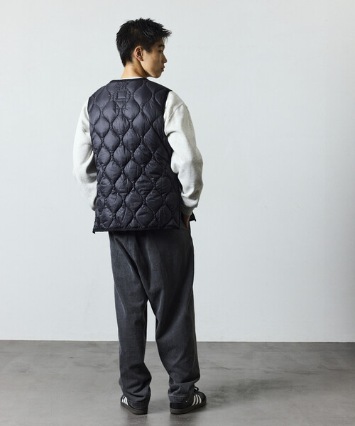 FREAK'S STORE（フリークスストア）の「限定展開 TAION/タイオン ミリタリー VネックWジップ ダウンベスト-ソフトシェル / TAION-001ALSZML-1（ダウンベスト・メンズ・ブラック/オリーブ・SMALL/MEDIUM/LARGE/X-LARGE）」の8枚目の写真