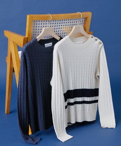 human woman(ヒューマンウーマン)の「◆ミニケーブル釦プルオーバー(ニット/セーター・レディース・ホワイト系その他3/ネイビー・MEDIUM)」の2枚目の写真