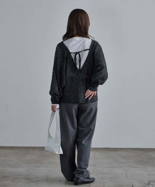 c/est(シーエ)の「c/est/シーエ PHOEBE ラメ糸 V開き ドルマンスリーブ メッシュニット 秋物 秋服 2026年秋冬 冬服(ニット/セーター・レディース・ブラック/ベージュ/ブラウン・FREE)」の9枚目の写真
