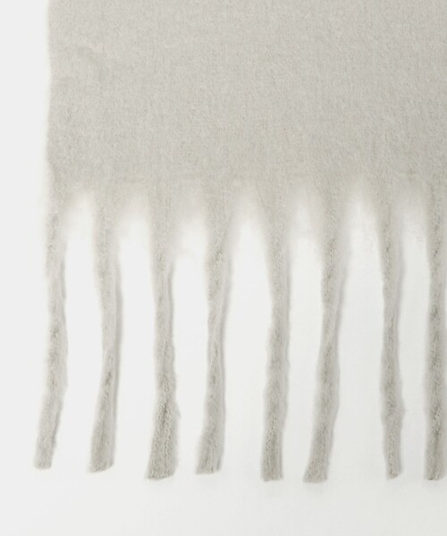 UNITED ARROWS(ユナイテッドアローズ)の「ブラッシュ加工 マフラー(マフラー・レディース・ライトグレー/オフホワイト/ライラック・FREE)」の16枚目の写真