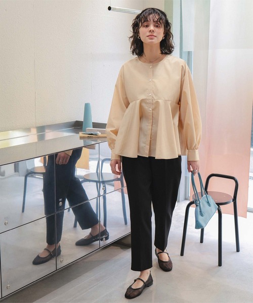 titivate（ティティベイト）の「フレアシルエットシャツ（シャツ/ブラウス・レディース・ネイビー/ライトブルー/ライトベージュ/オフホワイト・L/M/S）」の10枚目の写真