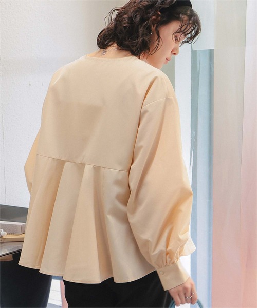 titivate（ティティベイト）の「フレアシルエットシャツ（シャツ/ブラウス・レディース・ネイビー/ライトブルー/ライトベージュ/オフホワイト・L/M/S）」の12枚目の写真