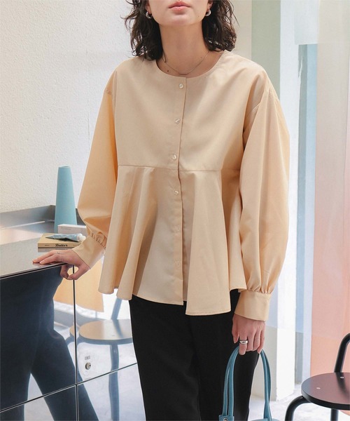 titivate（ティティベイト）の「フレアシルエットシャツ（シャツ/ブラウス・レディース・ネイビー/ライトブルー/ライトベージュ/オフホワイト・L/M/S）」の16枚目の写真