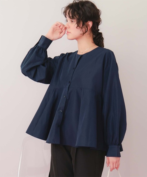 titivate（ティティベイト）の「フレアシルエットシャツ（シャツ/ブラウス・レディース・ネイビー/ライトブルー/ライトベージュ/オフホワイト・L/M/S）」の6枚目の写真