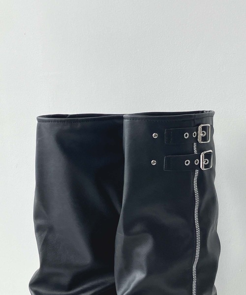 AS KNOW AS plus(アズノゥアズプラス)の「ベルト付き 厚底 ルーズカバーブーツ(ブーツ・レディース・ブラウン/ブラック・M/L)」の7枚目の写真