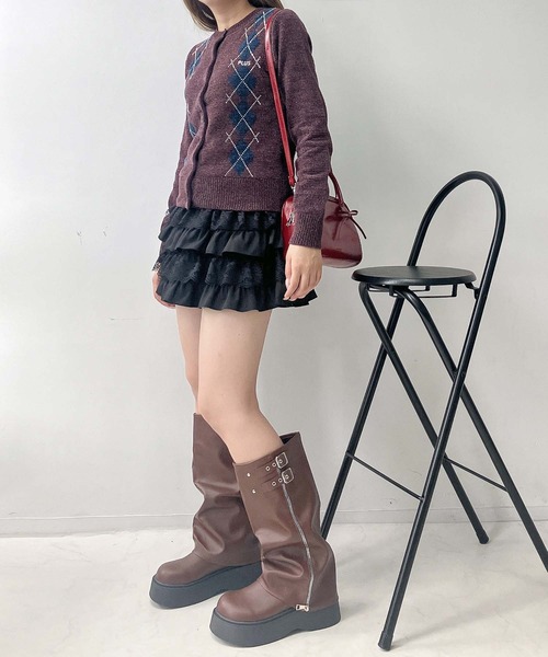 AS KNOW AS plus(アズノゥアズプラス)の「ベルト付き 厚底 ルーズカバーブーツ(ブーツ・レディース・ブラウン/ブラック・M/L)」の22枚目の写真