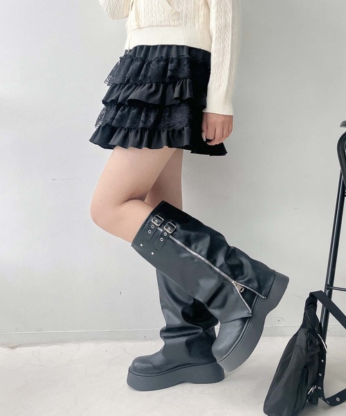 AS KNOW AS plus(アズノゥアズプラス)の「ベルト付き 厚底 ルーズカバーブーツ(ブーツ・レディース・ブラウン/ブラック・M/L)」の11枚目の写真