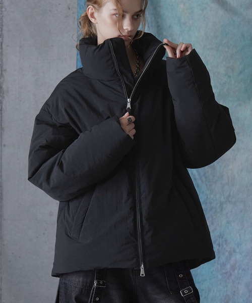 SERACE（セラス）の「【SERACE】Loose volume seamless high neck padded jacket / ルーズボリュームシームレスハイネック中綿ジャケット（ダウンジャケット/コート・メンズ・ブラック/ブラック系・L/M/S）」の6枚目の写真