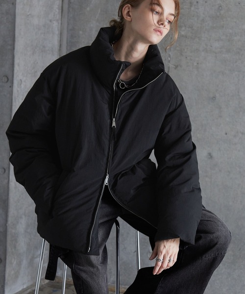 SERACE（セラス）の「【SERACE】Loose volume seamless high neck padded jacket / ルーズボリュームシームレスハイネック中綿ジャケット（ダウンジャケット/コート・メンズ・ブラック/ブラック系・L/M/S）」の11枚目の写真