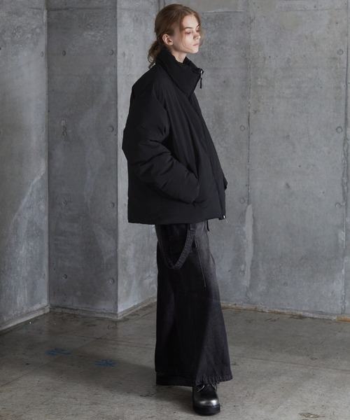 SERACE（セラス）の「【SERACE】Loose volume seamless high neck padded jacket / ルーズボリュームシームレスハイネック中綿ジャケット（ダウンジャケット/コート・メンズ・ブラック/ブラック系・L/M/S）」の16枚目の写真