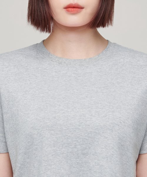 MUSINSA STANDARD WOMAN（ムシンサスタンダードウーマン）の「ウィメンズクルーネッククロップTシャツ[ミディアムグレー]（Tシャツ/カットソー・レディース・その他・SMALL/MEDIUM/LARGE/X-SMALL）」の4枚目の写真
