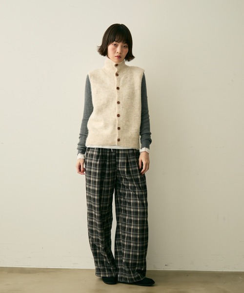full/fill.（フルフィル）の「high neck over knit vest / ハイネックオーバーニットベスト（ベスト・レディース・ダークグレー/ブラウン/アイボリー・FREE）」の15枚目の写真