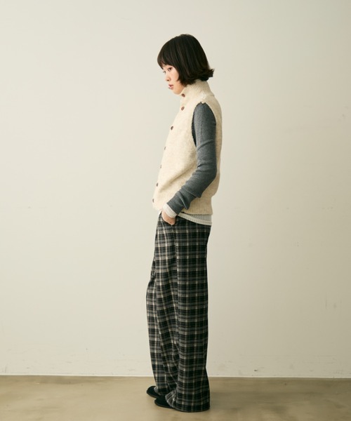 full/fill.（フルフィル）の「high neck over knit vest / ハイネックオーバーニットベスト（ベスト・レディース・ダークグレー/ブラウン/アイボリー・FREE）」の16枚目の写真