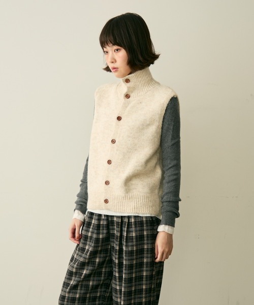 full/fill.（フルフィル）の「high neck over knit vest / ハイネックオーバーニットベスト（ベスト・レディース・ダークグレー/ブラウン/アイボリー・FREE）」の7枚目の写真