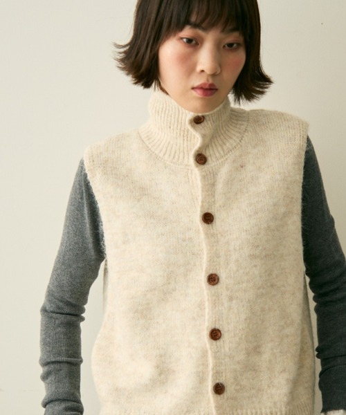 full/fill.（フルフィル）の「high neck over knit vest / ハイネックオーバーニットベスト（ベスト・レディース・ダークグレー/ブラウン/アイボリー・FREE）」の12枚目の写真