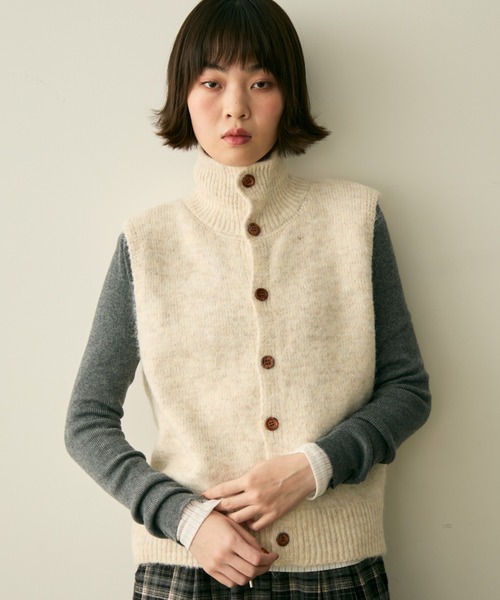 full/fill.（フルフィル）の「high neck over knit vest / ハイネックオーバーニットベスト（ベスト・レディース・ダークグレー/ブラウン/アイボリー・FREE）」の4枚目の写真