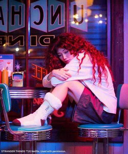 Green　Parks（グリーンパークス）の「■STRANGER THINGS×MINNETONKA 裏ボア刺繍ソックス（ソックス/靴下・レディース・ホワイト/グレー・FREE）」の4枚目の写真