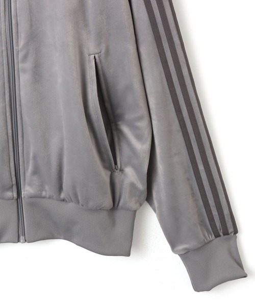 adidas(アディダス)の「adidas FB TT VELOUR / アディダス ファイヤーバード トラックトップ ベロア(その他アウター・メンズ・シルバー・XXL/XL/L/M/S)」の8枚目の写真