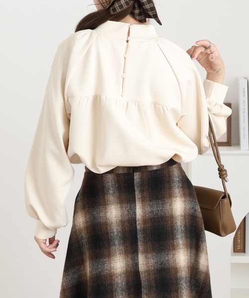 Anna Nicola(アンナニコラ)の「Anna Nicola 布帛切替ダンボールプルオーバー(Tシャツ/カットソー・レディース・レッド/アイボリー・38)」の5枚目の写真