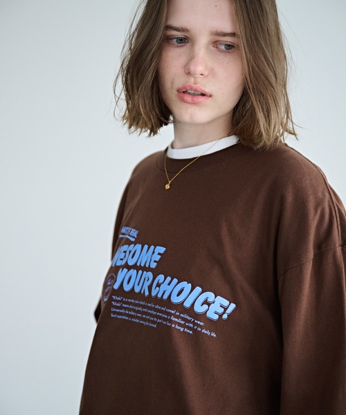 kha:ki（カーキ）の「「KHA:KI / カーキ」7th TEE -AWESOME YOUR CHOSEE-（Tシャツ/カットソー・レディース・ブラック/ブラウン/ホワイト・1）」の5枚目の写真