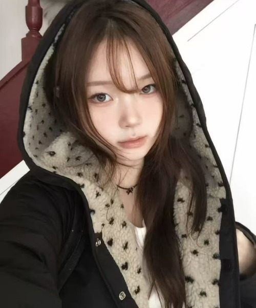 LAC-VERT（ラック・ヴェール）の「リバーシブルフーディーボアブルゾン（ブルゾン・レディース・チャコールグレー/ベージュ・FREE）」の11枚目の写真