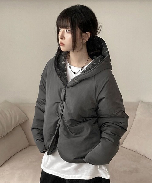 LAC-VERT（ラック・ヴェール）の「リバーシブルフーディーボアブルゾン（ブルゾン・レディース・チャコールグレー/ベージュ・FREE）」の6枚目の写真