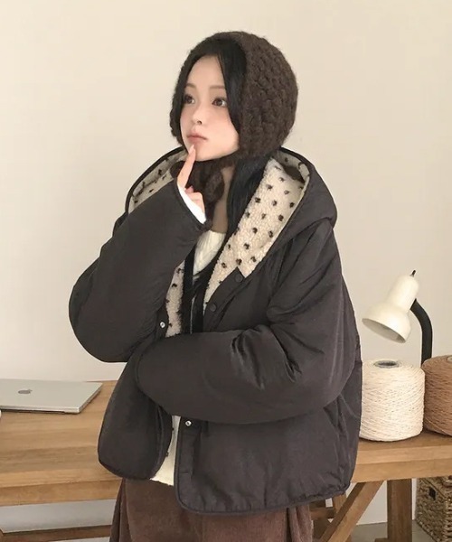 LAC-VERT（ラック・ヴェール）の「リバーシブルフーディーボアブルゾン（ブルゾン・レディース・チャコールグレー/ベージュ・FREE）」の10枚目の写真