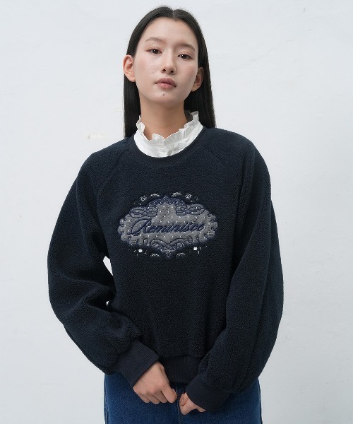 GENERAL IDEA(ジェネラルアイデア)の「【GENERAL IDEA】レースアップリケフリーストレーナー / FLEECE LACE APPLIQUE SWEATSHIRT(スウェット・レディース・ネイビー/ブラウン・S/M/L)」の2枚目の写真