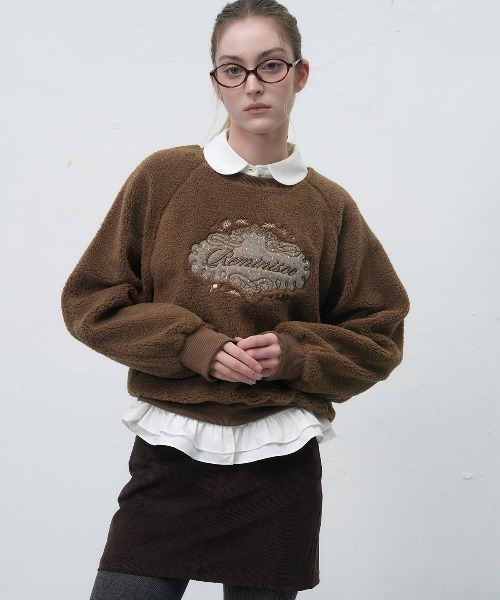 GENERAL IDEA(ジェネラルアイデア)の「【GENERAL IDEA】レースアップリケフリーストレーナー / FLEECE LACE APPLIQUE SWEATSHIRT(スウェット・レディース・ネイビー/ブラウン・S/M/L)」の3枚目の写真