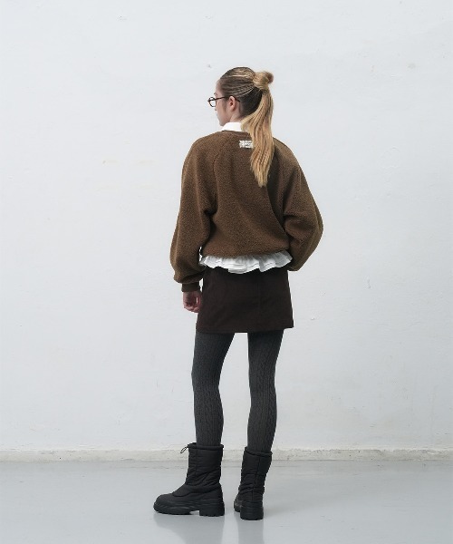 GENERAL IDEA(ジェネラルアイデア)の「【GENERAL IDEA】レースアップリケフリーストレーナー / FLEECE LACE APPLIQUE SWEATSHIRT(スウェット・レディース・ネイビー/ブラウン・S/M/L)」の7枚目の写真