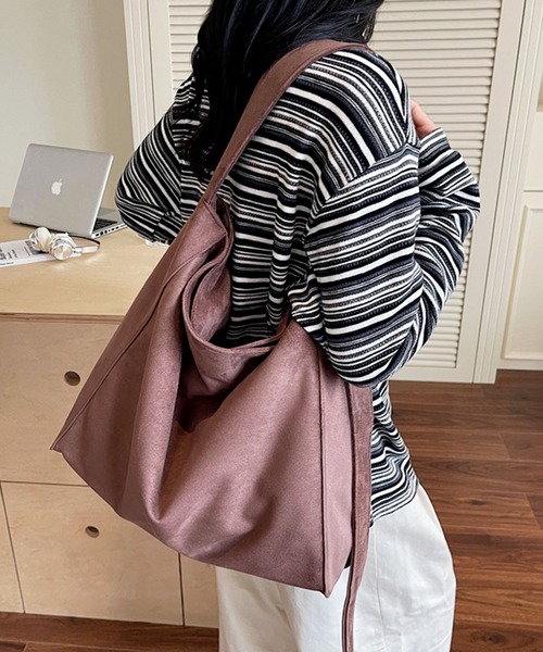 florist（フローリスト）の「【A4収納可・2WAY】フェイクスエードワンショルダーバッグ/トートバッグ（ショルダーバッグ・レディース・ブラック/キャメル/モスグリーン/ベージュ/モカ・FREE）」の19枚目の写真