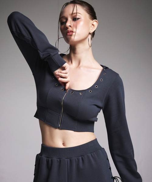 A.R.U(エイアールユー)の「EYELET TRIM HOODIE(パーカー・レディース・ダークグレー/Beige/PINK・SMALL/MEDIUM)」の5枚目の写真