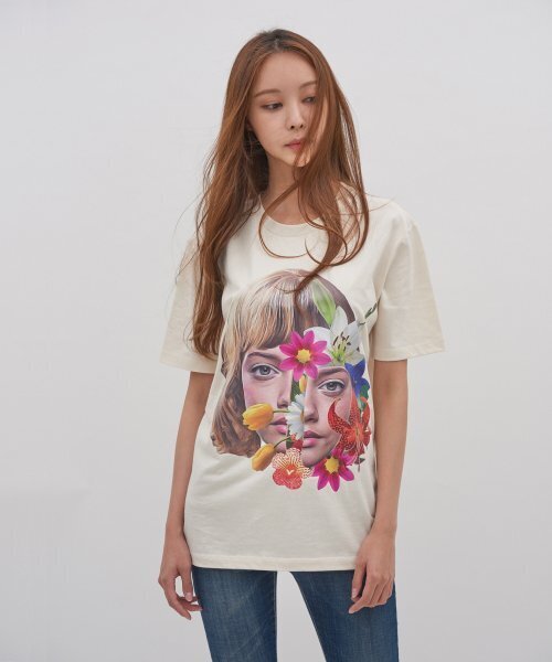 ICONOGRAPHY（アイコノグラフィー）の「SURREALISM MOVEMENT OVERFLOWER2 GREIGE（Tシャツ/カットソー・レディース・ベージュ・X-LARGE/SMALL/MEDIUM/LARGE）」の2枚目の写真