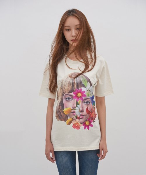 ICONOGRAPHY（アイコノグラフィー）の「SURREALISM MOVEMENT OVERFLOWER2 GREIGE（Tシャツ/カットソー・レディース・ベージュ・X-LARGE/SMALL/MEDIUM/LARGE）」の4枚目の写真