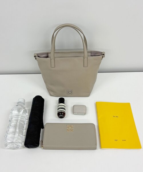 russet（ラシット）の「レザー2WAYミニトートバッグ（トートバッグ・レディース・グレイッシュベージュ/ブラック・FREE）」の9枚目の写真