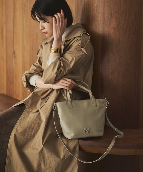 russet（ラシット）の「レザー2WAYミニトートバッグ（トートバッグ・レディース・グレイッシュベージュ/ブラック・FREE）」の11枚目の写真