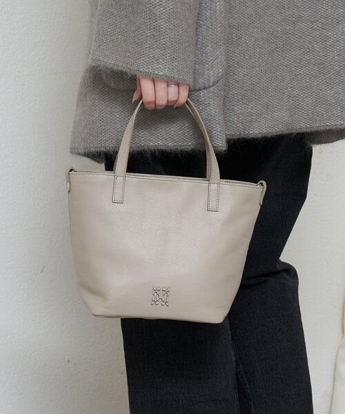 russet（ラシット）の「レザー2WAYミニトートバッグ（トートバッグ・レディース・グレイッシュベージュ/ブラック・FREE）」の16枚目の写真