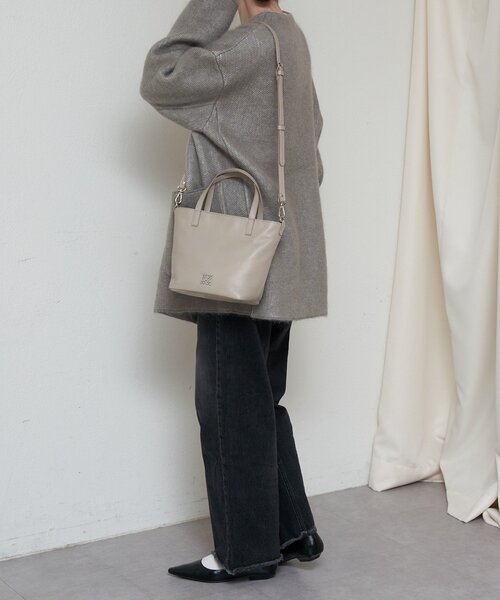 russet（ラシット）の「レザー2WAYミニトートバッグ（トートバッグ・レディース・グレイッシュベージュ/ブラック・FREE）」の19枚目の写真