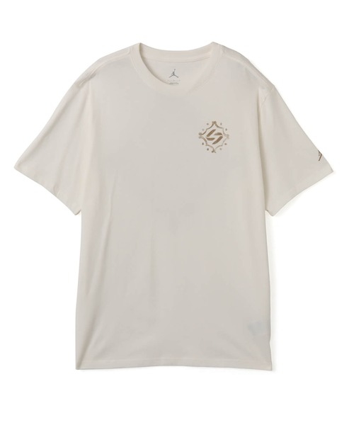 JORDAN BRAND(ジョーダンブランド)の「JORDAN BRAND SS CREW T-SHIRT LUKA DONCIC / ジョーダン ブランド S/S クルー T-シャツ ルカ ドンチッチ / NIKE【SP】(Tシャツ/カットソー・メンズ・アイボリー・XL/L/M/XXL)」の2枚目の写真