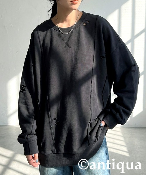 antiqua(アンティカ)の「ダメージ加工 スウェット(スウェット・レディース・オフホワイト/ブラック/スミクロ・ONESIZE)」の3枚目の写真