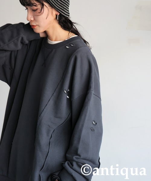antiqua(アンティカ)の「ダメージ加工 スウェット(スウェット・レディース・オフホワイト/ブラック/スミクロ・ONESIZE)」の13枚目の写真